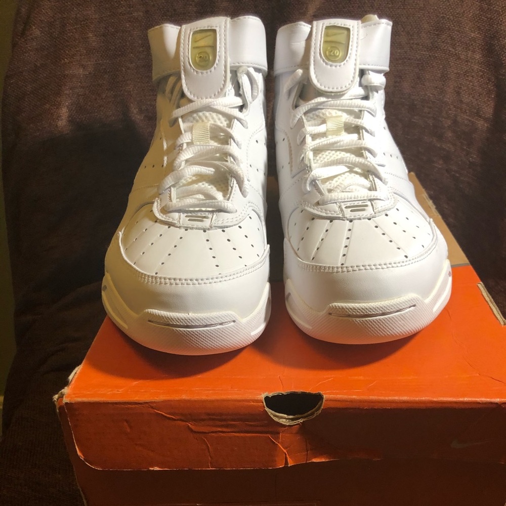 Men’s All White Hightop Airmax